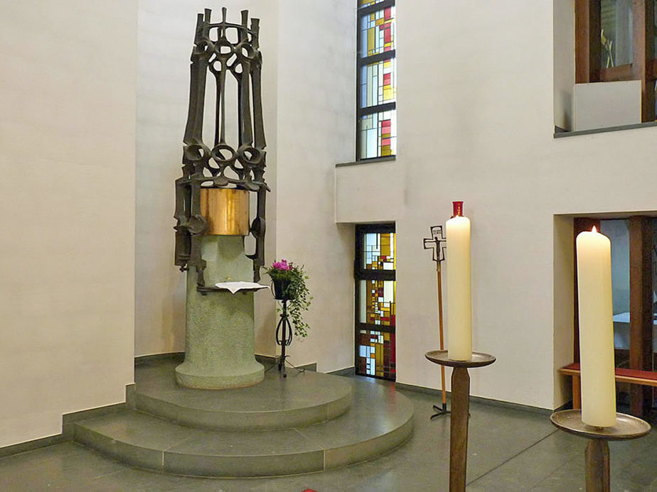 Katholische Pfarrkirche Zum Heiligen Kreuz Zierenberg (Foto: Karl-Franz Thiede)